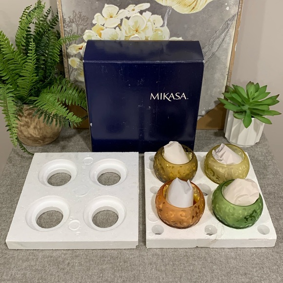 MIKASA Set of 4 Colored Frosted Damask Glass Votive Holders with Candles!🕯️ - Picture 14 of 14